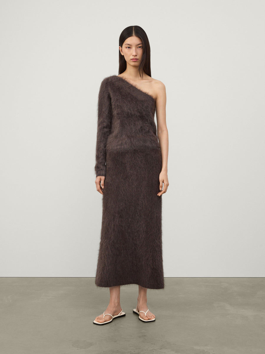 LISAYANG_AW25_CAPSULE_DAE_TOP_