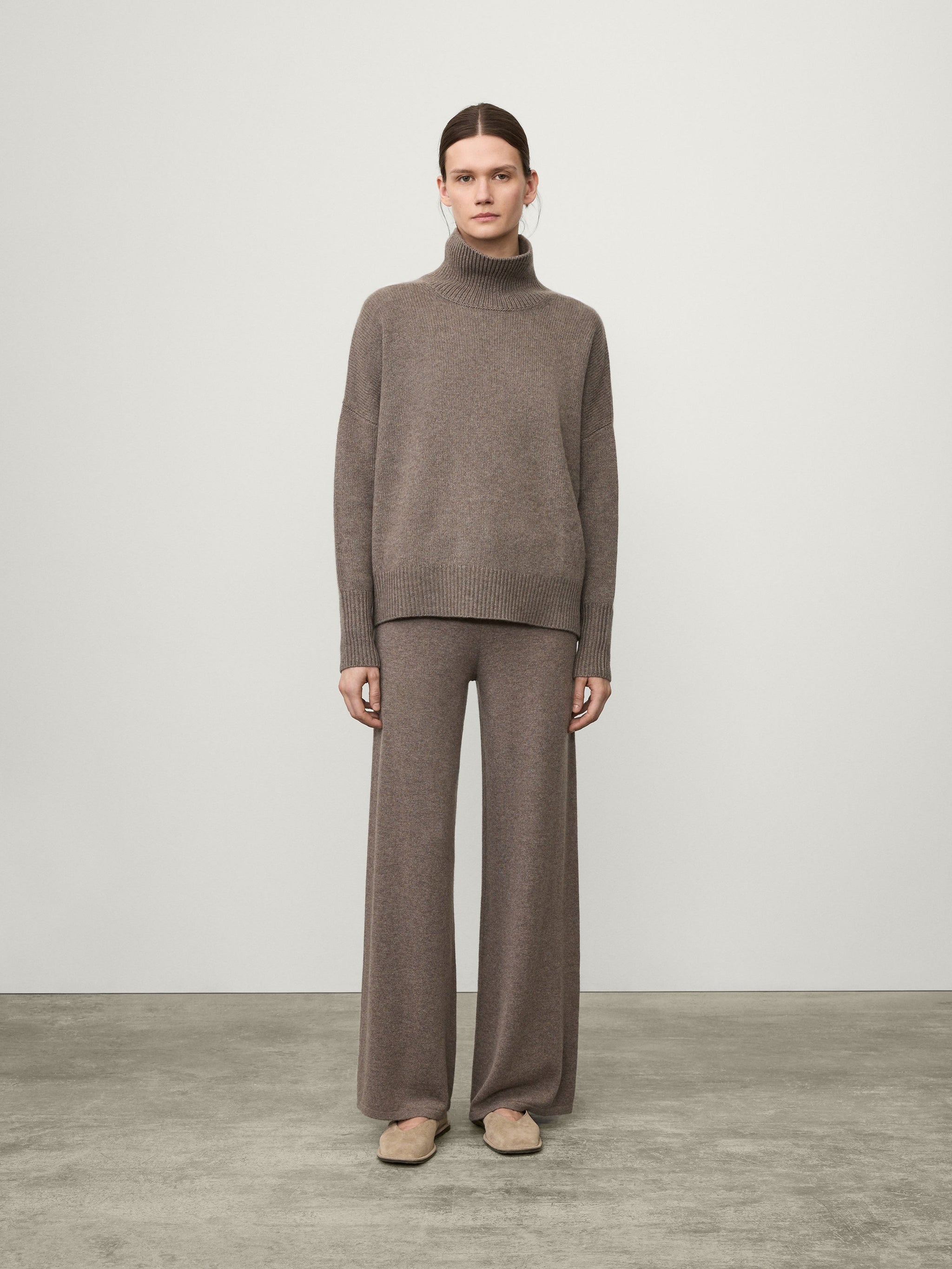 202113_Heidi_Sweater_Truffle_0