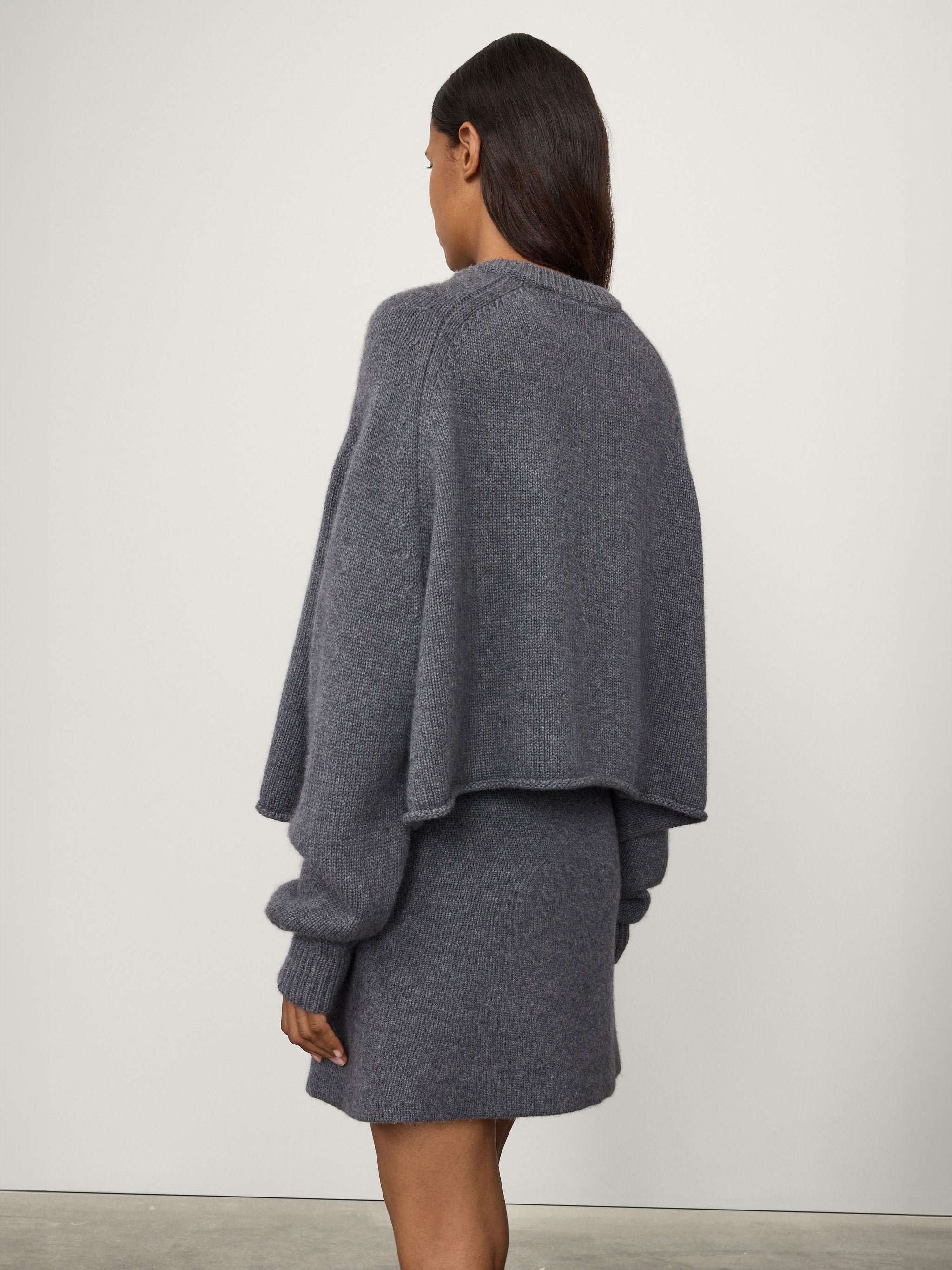【関税込み】LISA YANG グレー Vivian 長袖トップス The Vivian Top – LISA YANG