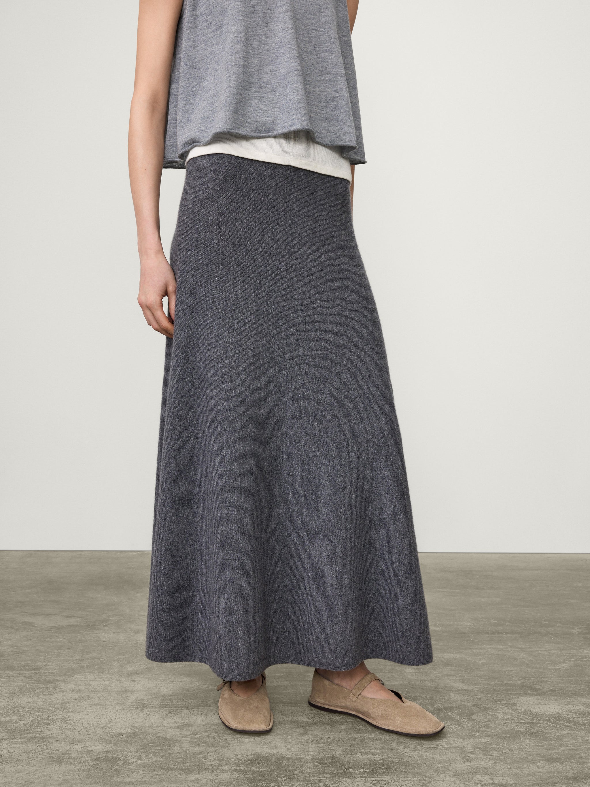 2025337_Torie_Skirt_Graphite_B