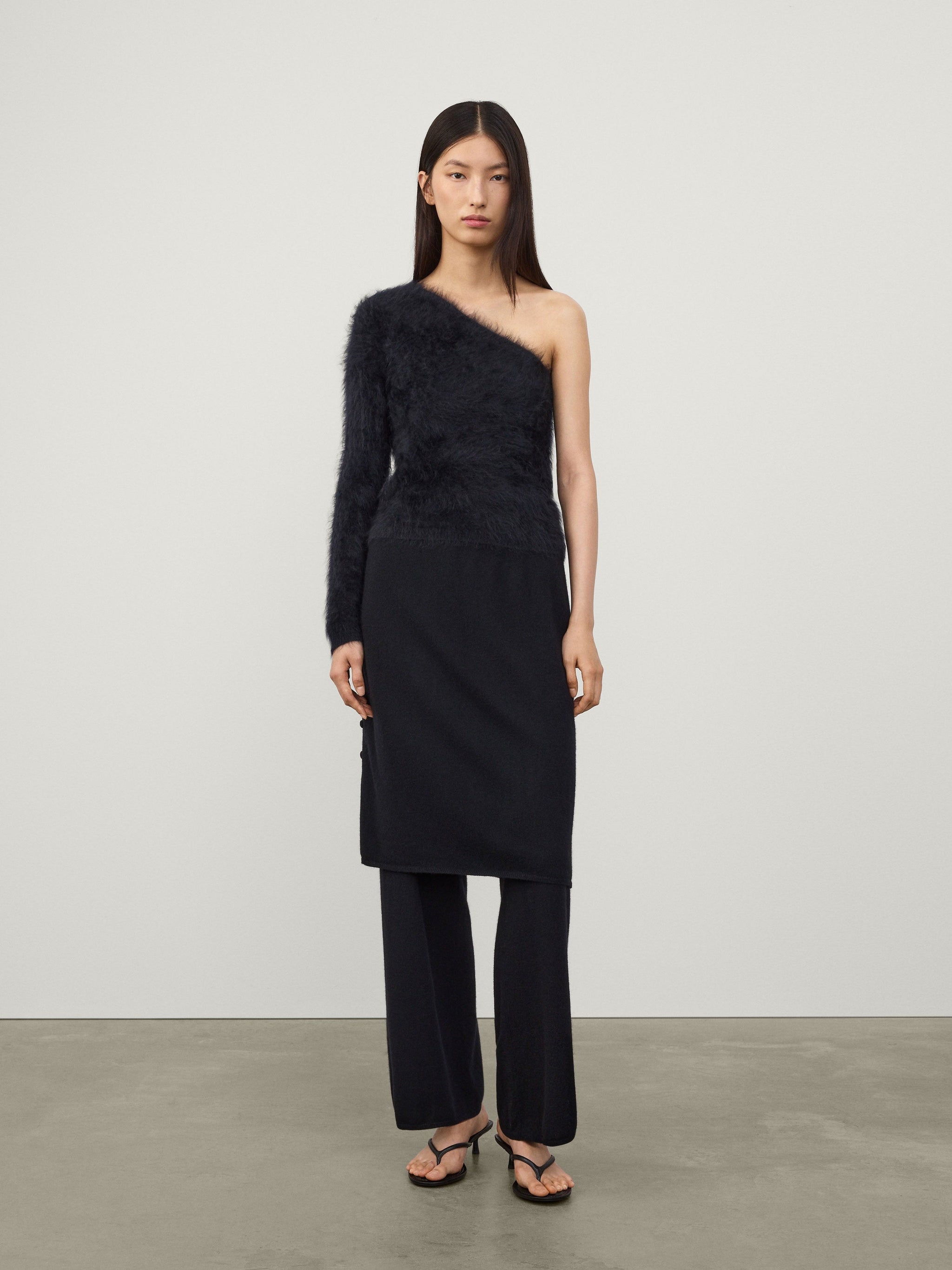 LISAYANG_AW25_CAPSULE_DAE_TOP_