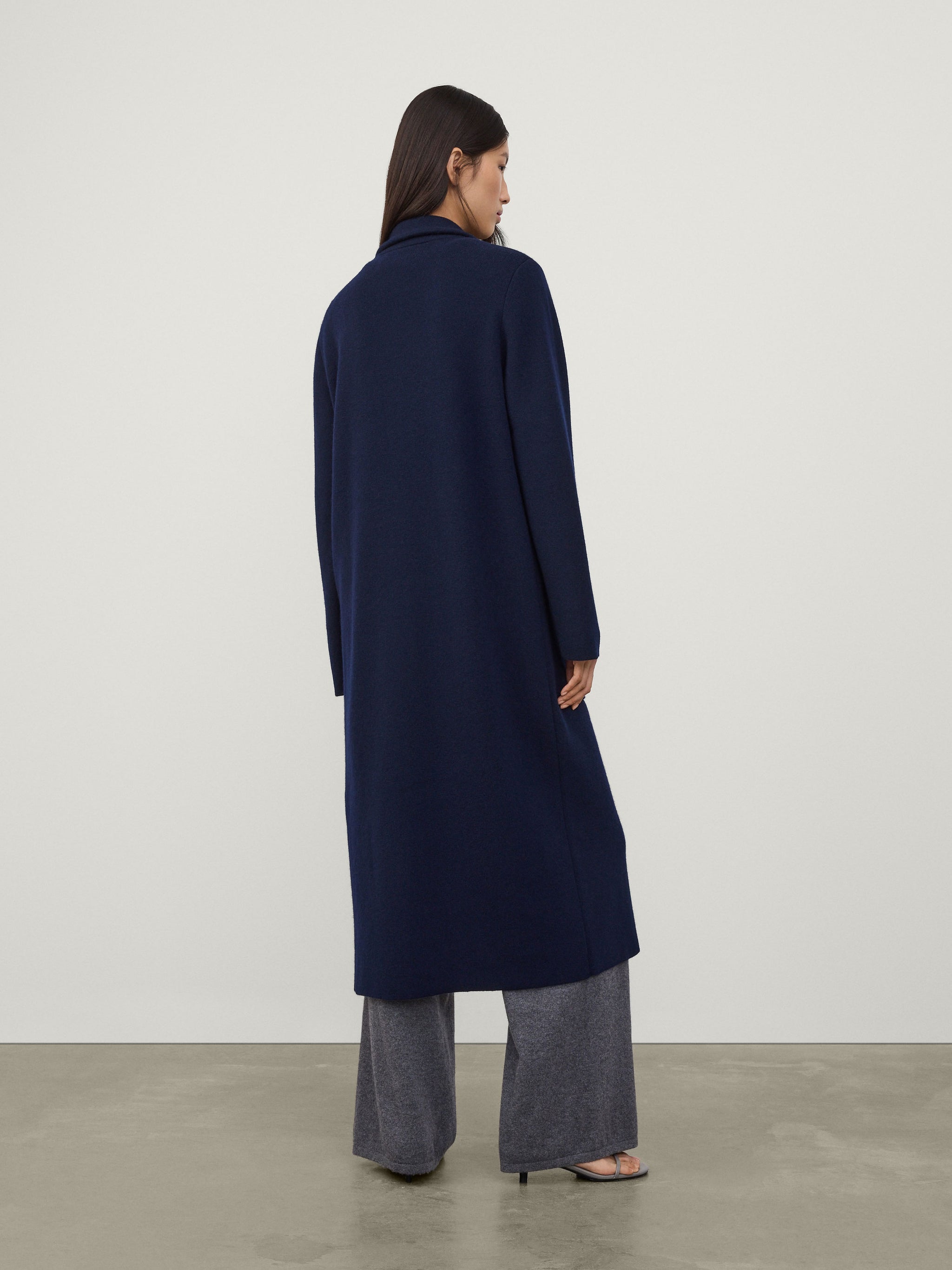 LISAYANG_AW25_RESHOOT_AMIE_CAR