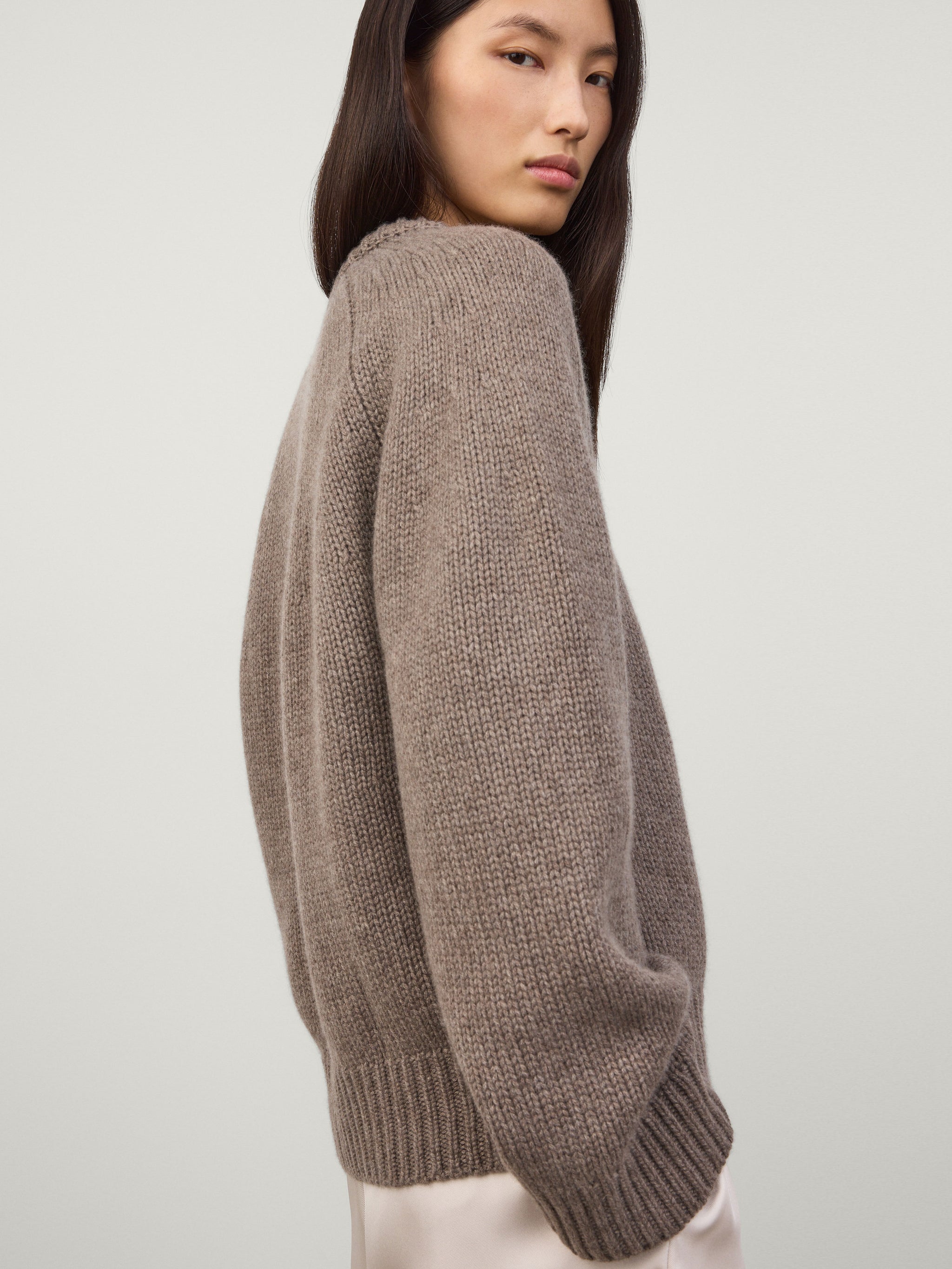 LISAYANG_AW25_RESHOOT_OIA_SWEA