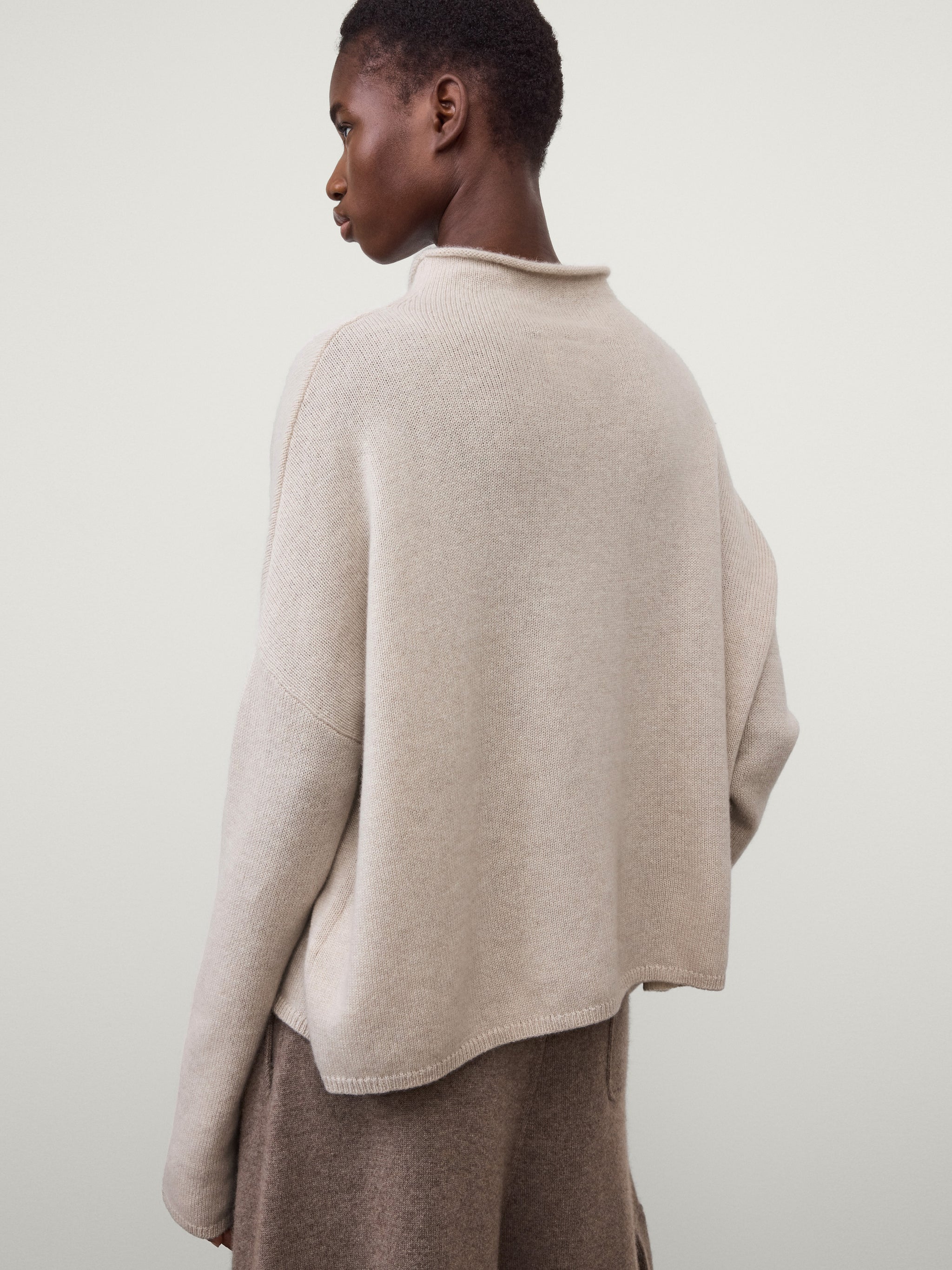 The Sandy Sweater – LISA YANG The Sandy Sweater – LISA YANG