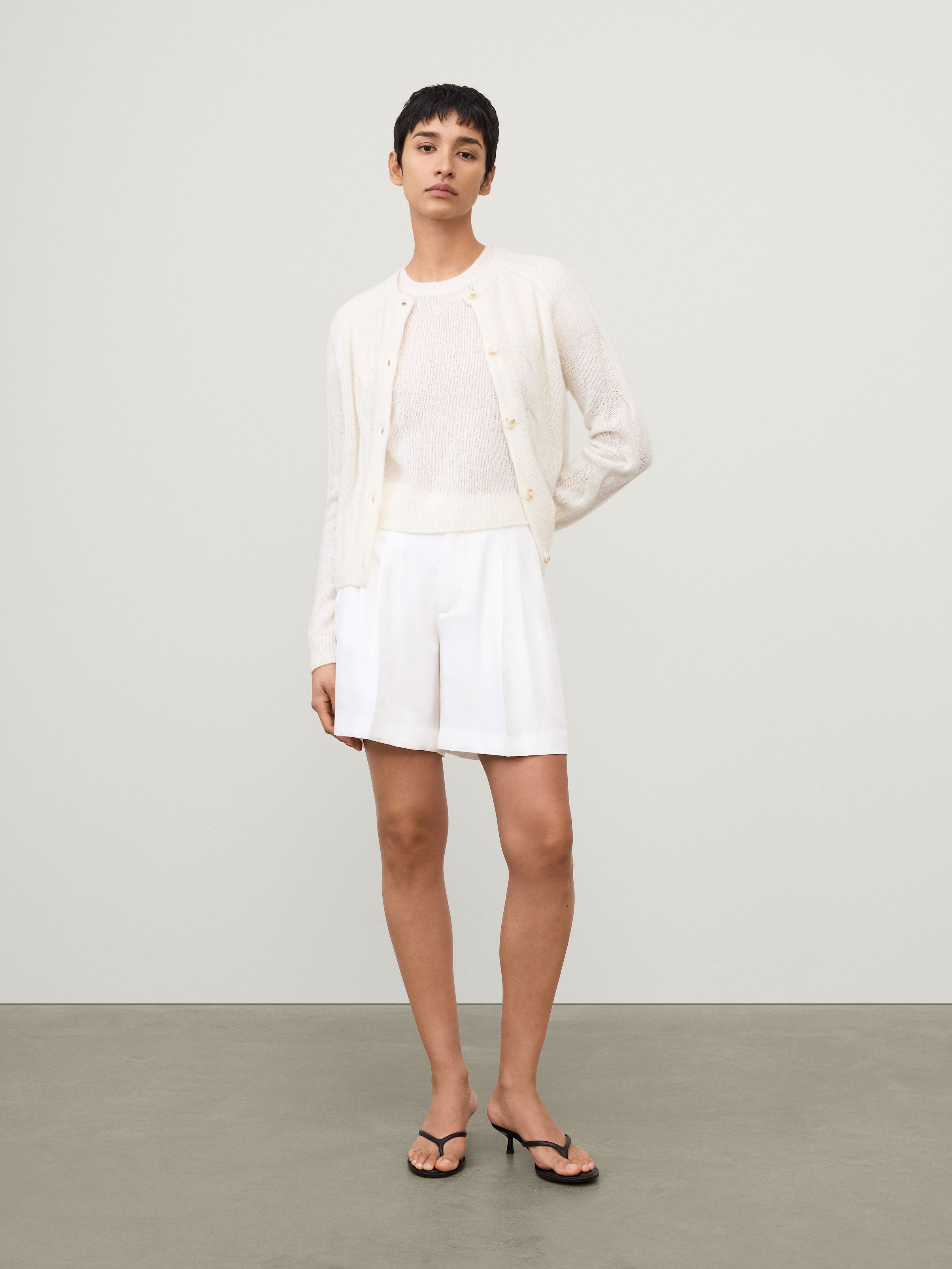 【タグ付新品】YOOU Big slab short cardigan ホワイト LISAYANG_SS26_WW_DROP-
