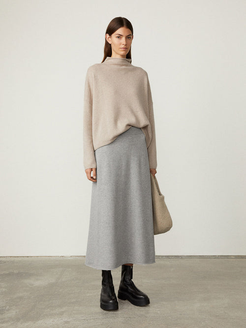Elin Skirt Dove Grey | Lisa Yang | Light grey maxi skirt in 100% cashmere