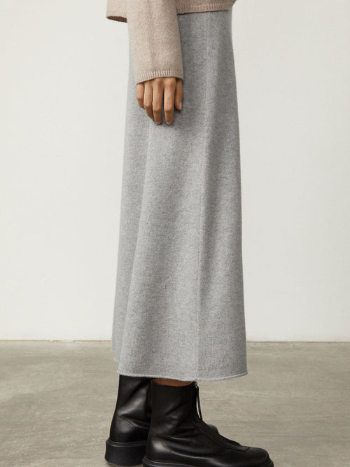 Elin Skirt Dove Grey | Lisa Yang | Light grey maxi skirt in 100% cashmere