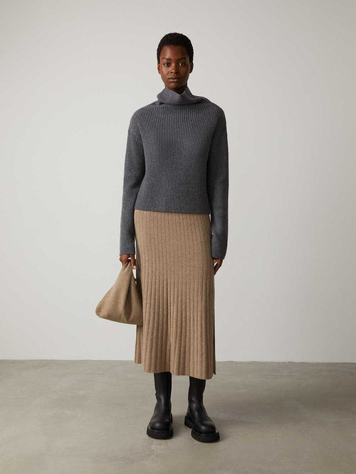 Ella Sweater Graphite | Lisa Yang | Dark grey high neck sweater in 100% cashmere
