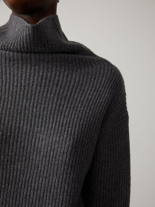 Ella Sweater Graphite | Lisa Yang | Dark grey high neck sweater in 100% cashmere