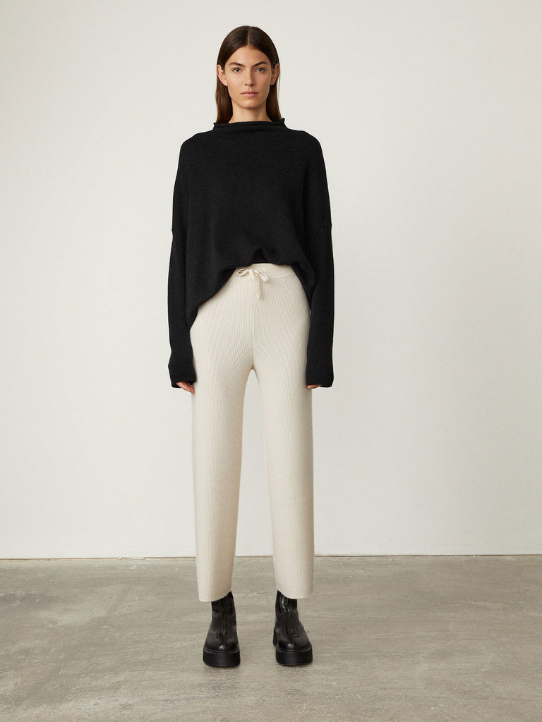 Heather Trousers Cream | Lisa Yang | White ribbed trousers in 100% cashmere