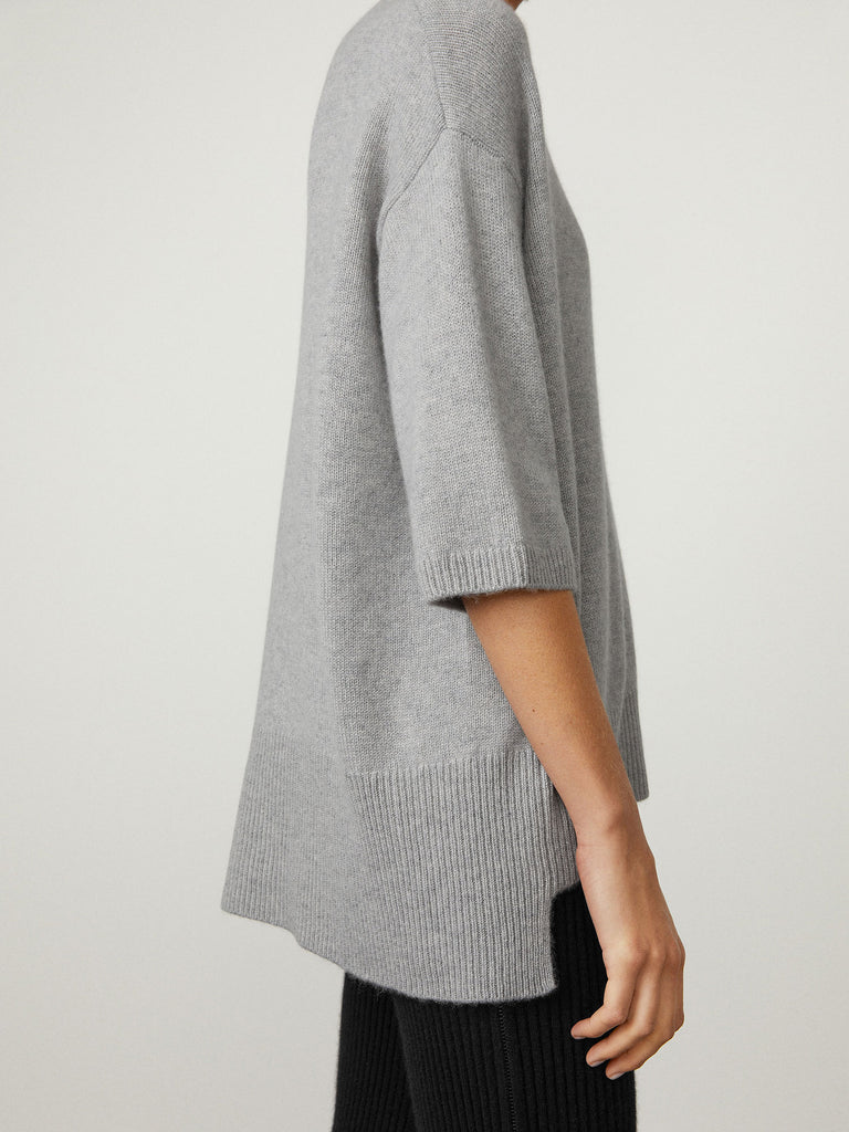 Camille Sweater Dove Grey | Lisa Yang | Light grey short sleeved sweater in 100% cashmere