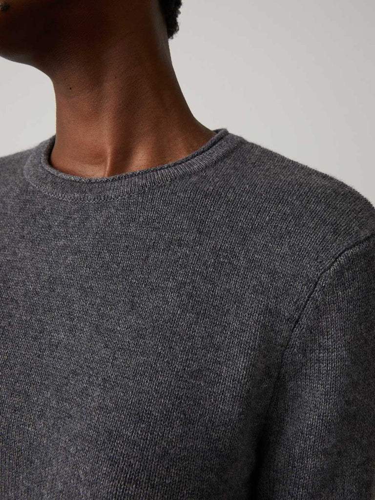 Doreen Sweater Graphite | Lisa Yang | Dark grey sweater in 100% cashmere
