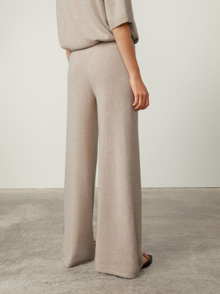 Sofi Trousers Sand | Lisa Yang | Beige trousers in 100% cashmere