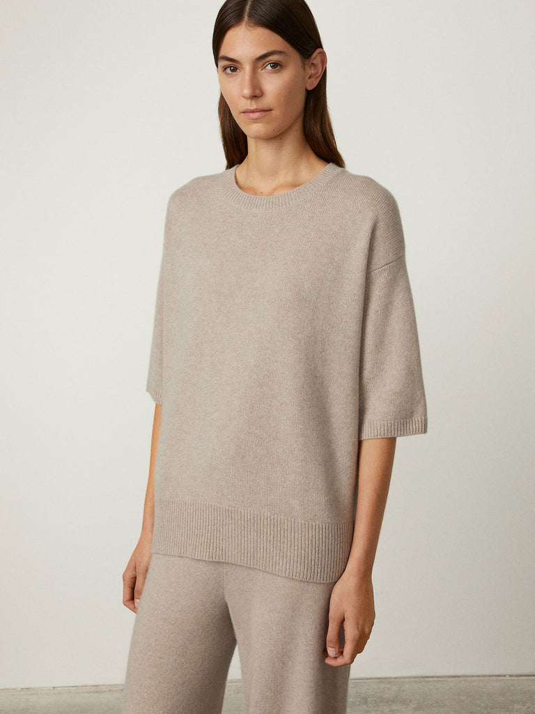 Camille Sweater Sand | Lisa Yang | Beige short sleeved sweater in 100% cashmere