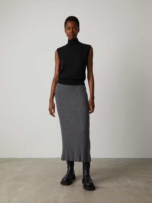 Cynthia Vest Black | Lisa Yang | Black sleeveless high neck vest in 100% cashmere