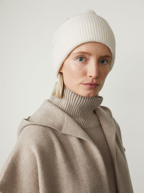 Stockholm Hat Cream | Lisa Yang | White hat in 100% cashmere