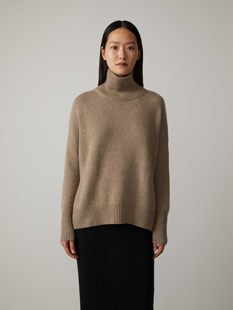 Heidi Sweater Mole | Lisa Yang | Beige brown high neck sweater in 100% cashmere