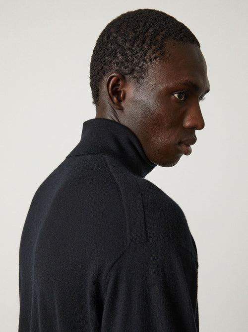 Alain Sweater Black | Lisa Yang | Black high neck sweater in 100% cashmere