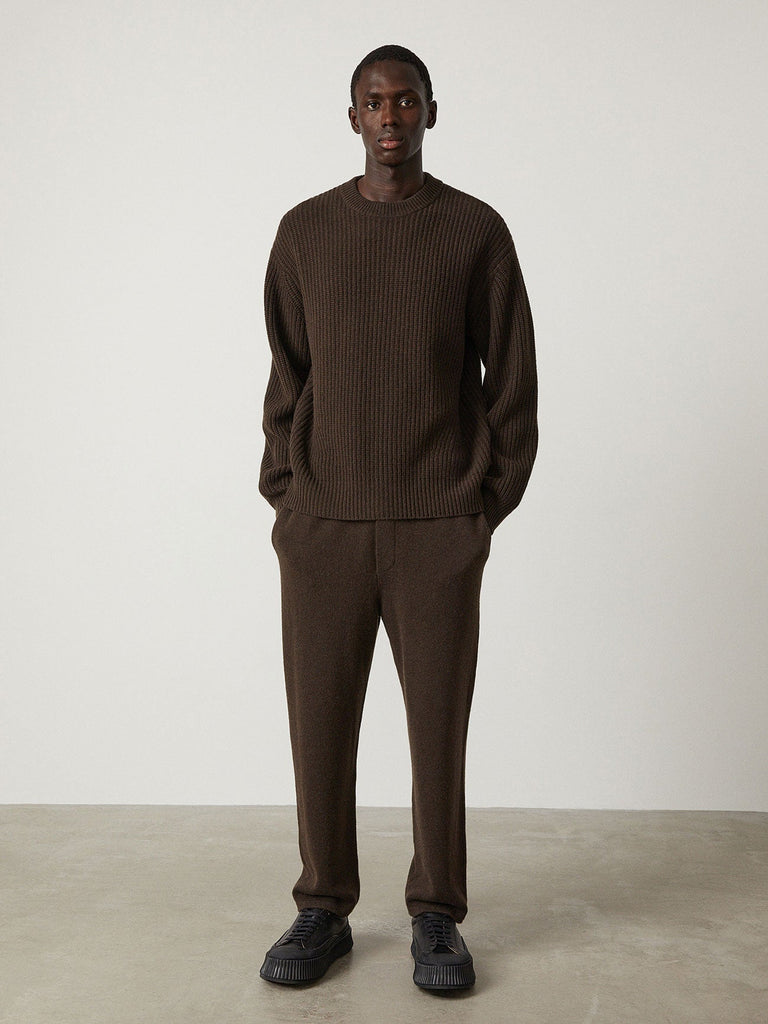 Cyrille Sweater Wood | Lisa Yang | Dark brown ribbed sweater in 100% cashmere