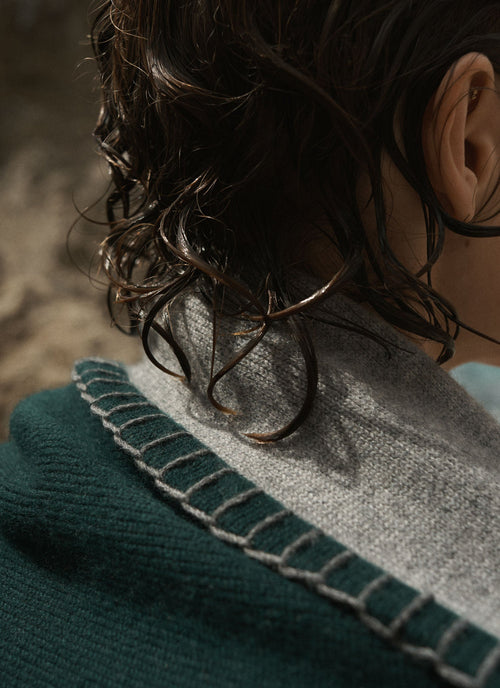 Stockholm Blanket Pine Grey | Lisa Yang | Dark green & grey blanket in 100% cashmere