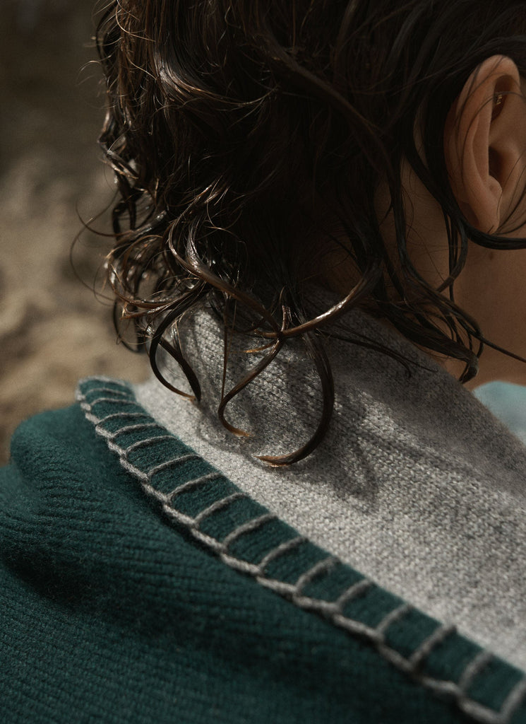 Stockholm Blanket Pine Grey | Lisa Yang | Dark green & grey blanket in 100% cashmere